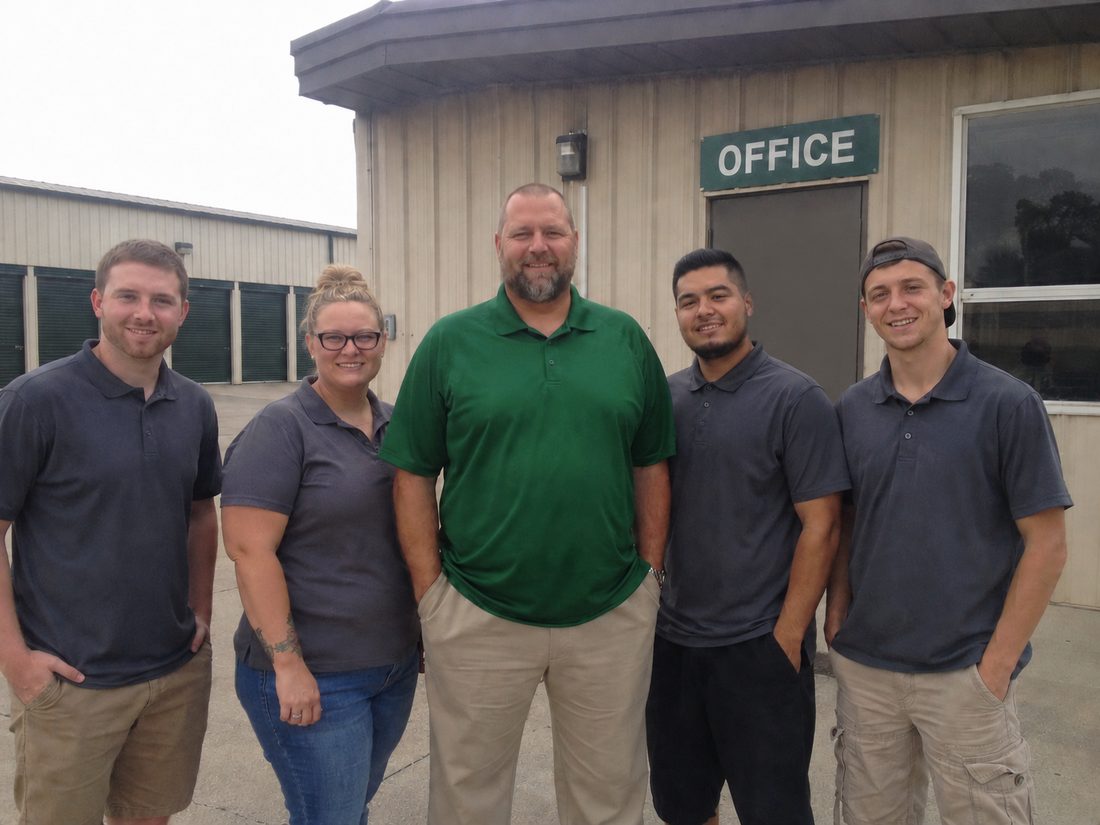 Pest control professionals in Baytown, TX